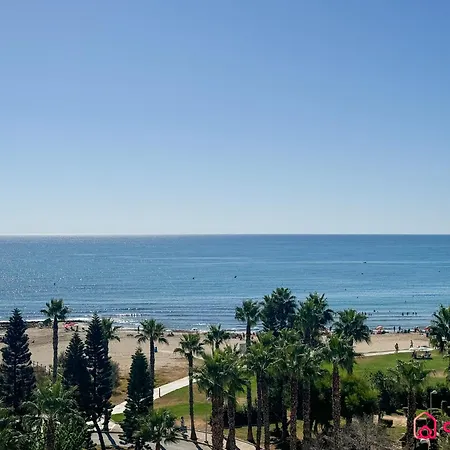 Puerta Al Mar أوروبيسا ذيل مار